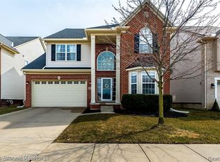 27404 Sloan St, Novi, MI 48374