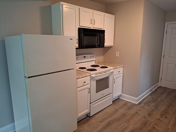 4th image of 4019 Cypress Ave SW