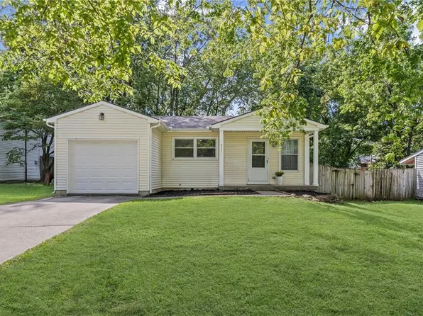 517 N Willie St, Olathe, KS 66061