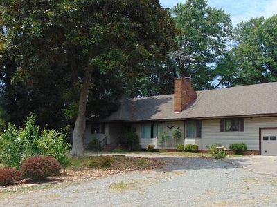 611 Edgewater Ln, Montross, VA, 22520