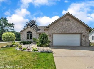 4009 Autumn Hue Ln, Davison, MI 48423