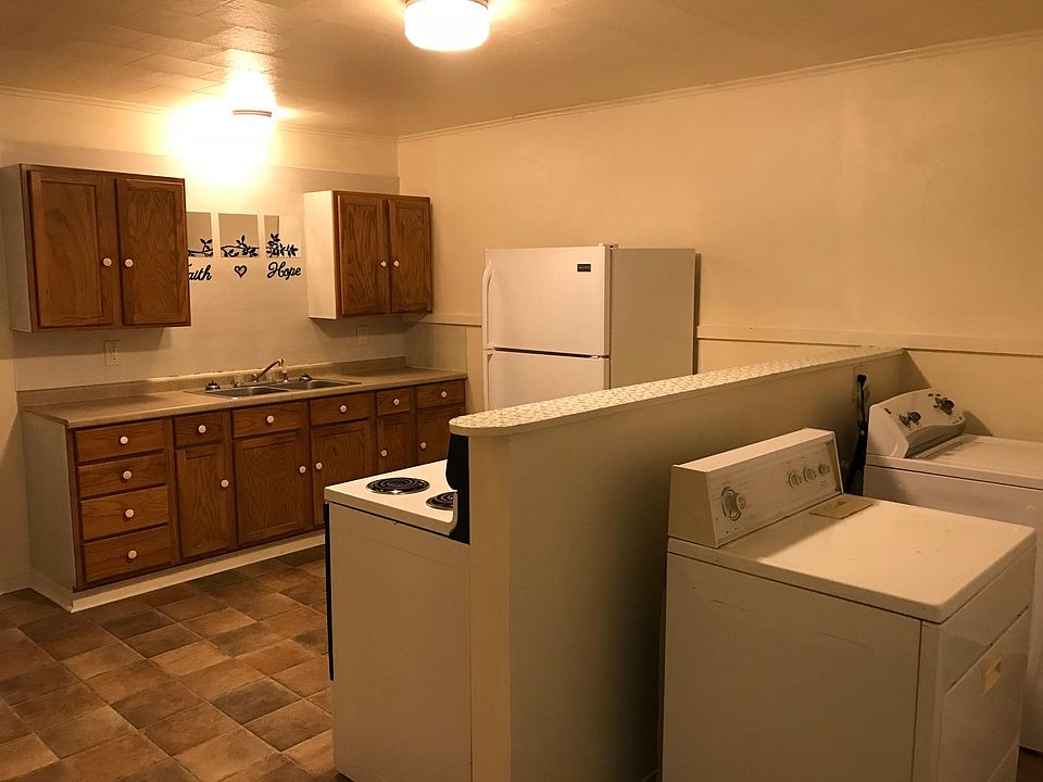 1st image of 303 E 6th St