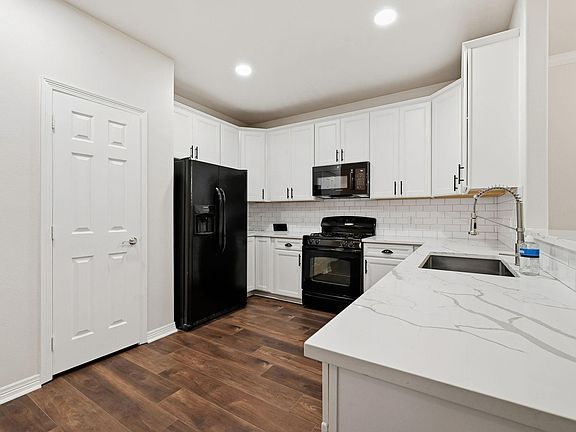 3rd image of 2865 Westhollow Dr Unit 2