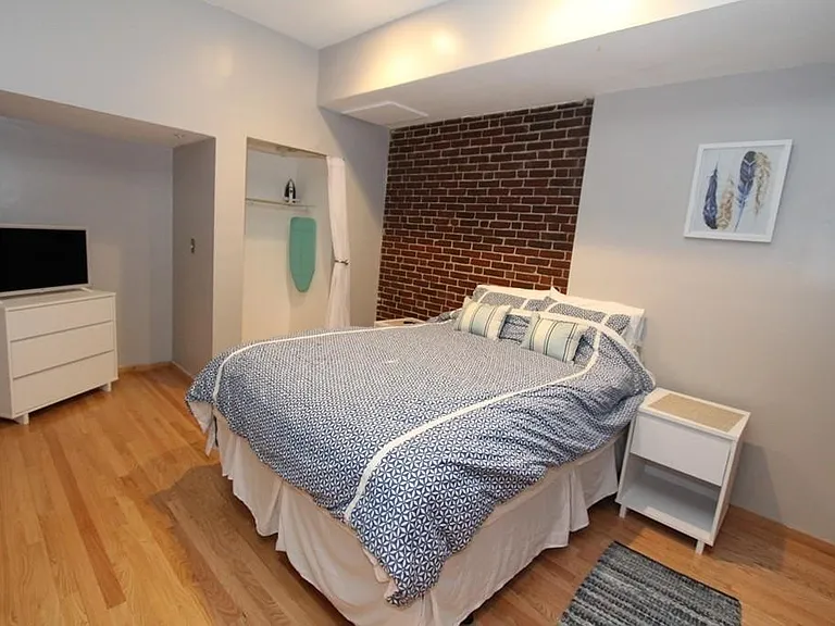 49 Temple Pl #2-R — Photo 5