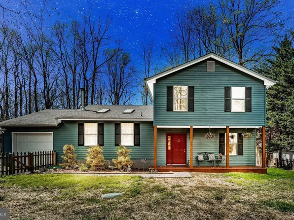 9086 Mary Ann Dr, Owings, MD 20736