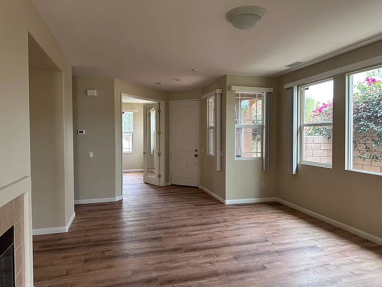 102 Shoreline Dr — Photo 6