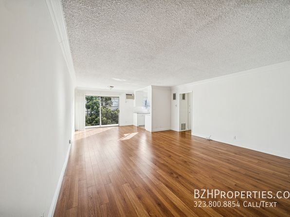 7548 Hampton Ave #205C