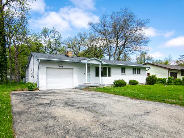 988 S Spruce Ln, Saint Anne, IL 60964