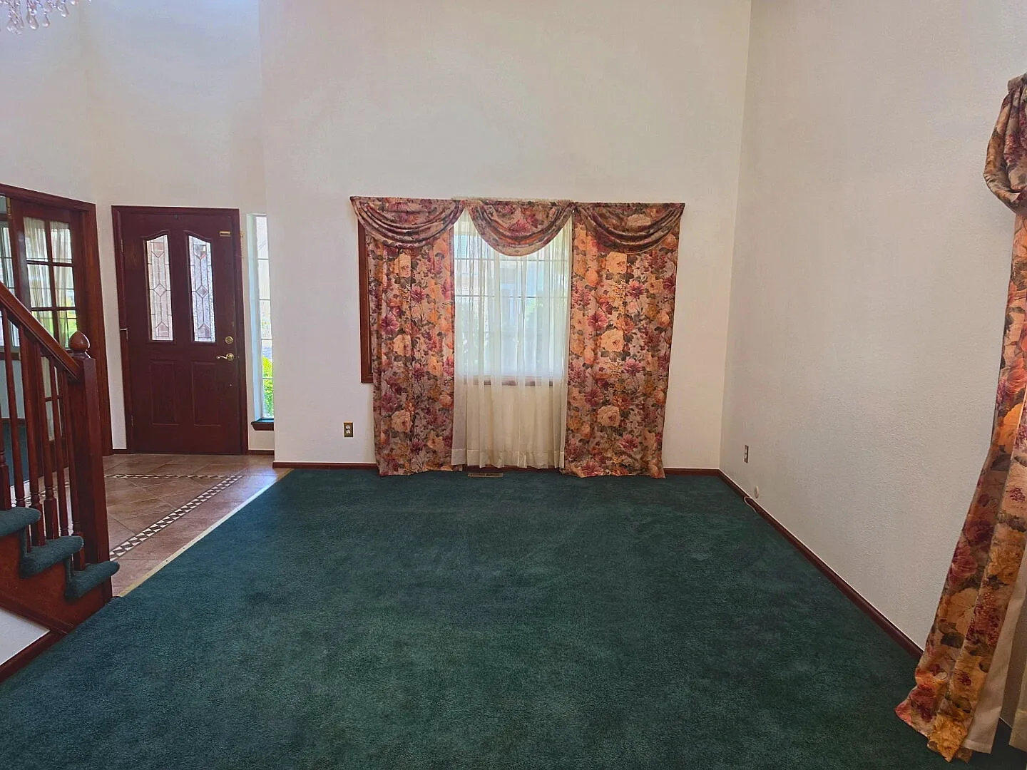 5 bed, 4.0 bath, 4146 sqft, $3,850 — Photo 2