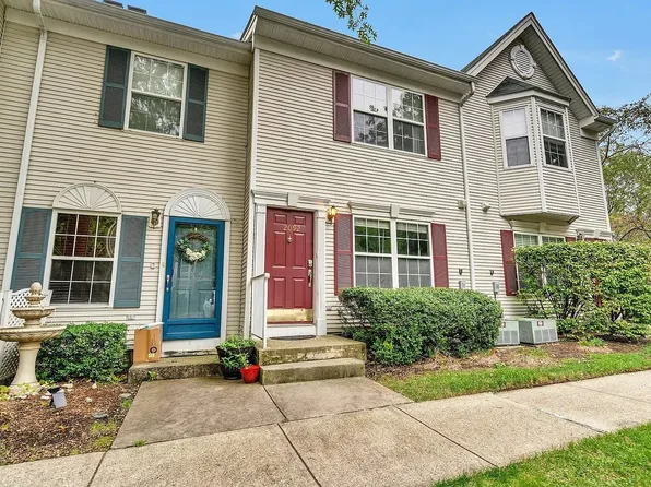 2092 Francis Ct, Mahwah, NJ 07430