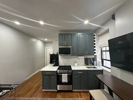 Rented by Oxford Property Group | media 13