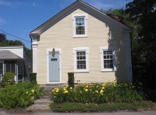 12 Mechanic St, Mattapoisett, MA 02739