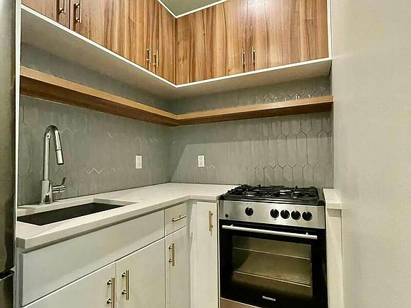4th image of 494 Gates Ave #4F