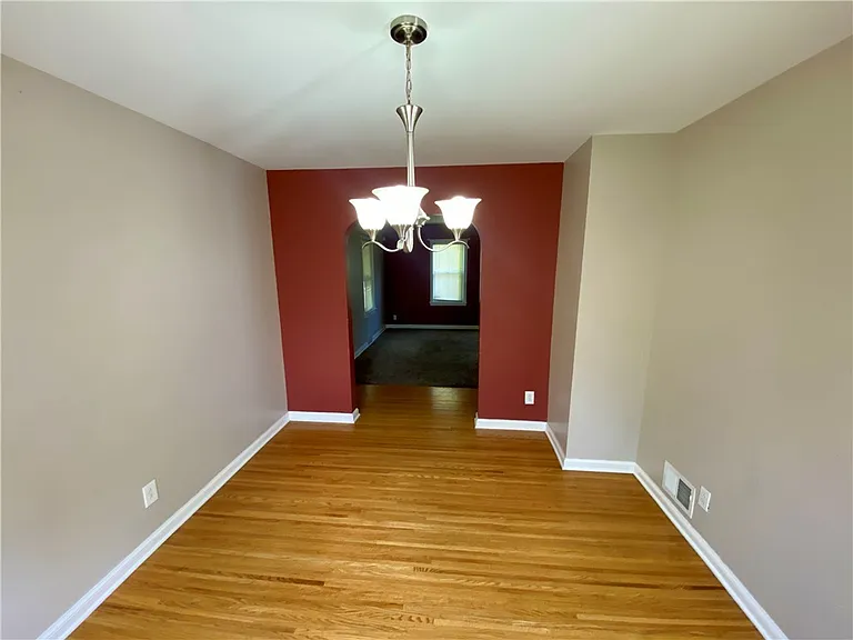 35 Westmoreland Dr — Photo 6
