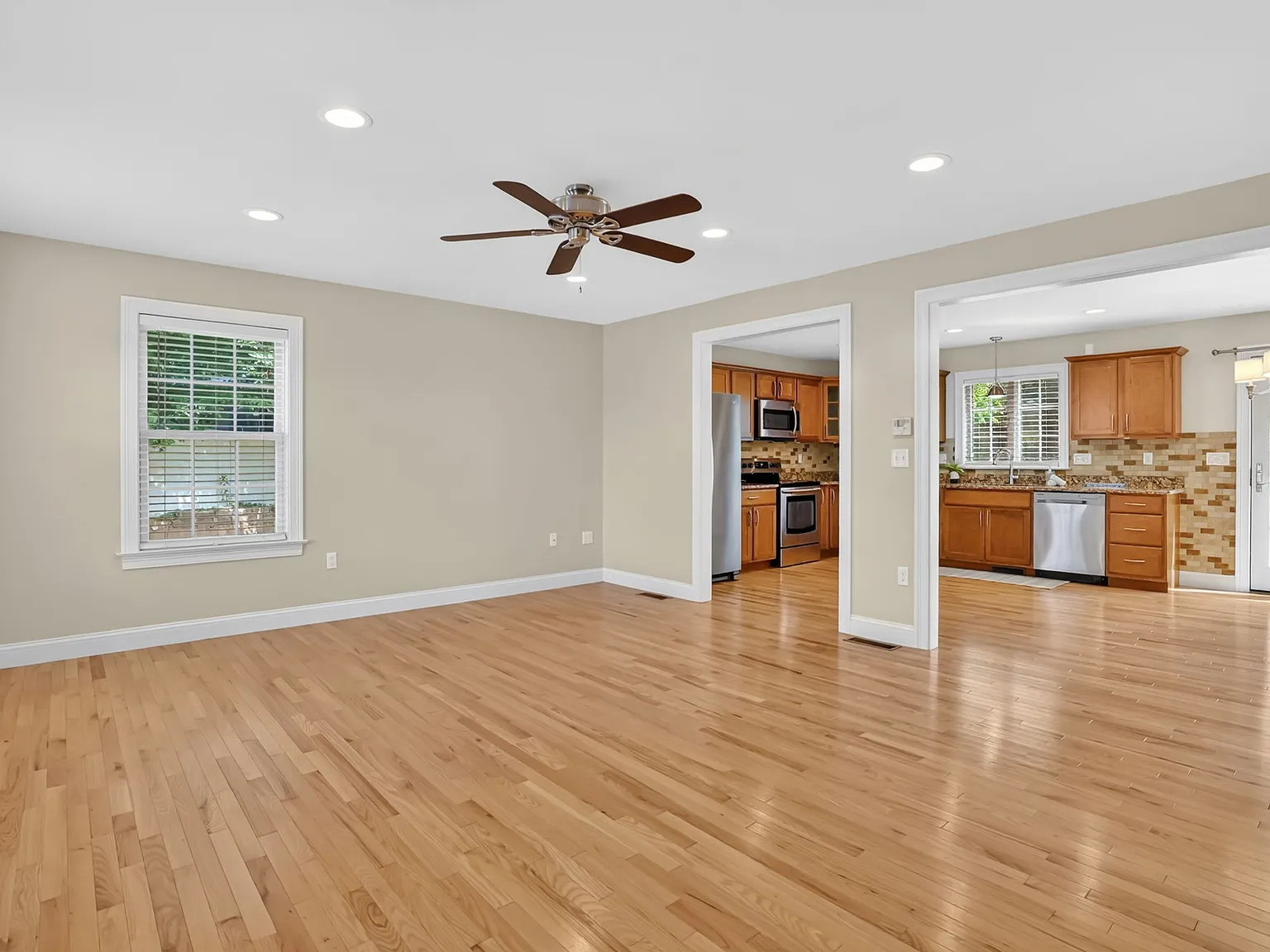 2 bed, 2.5 bath, 1528 sqft, $2,600 — Photo 3