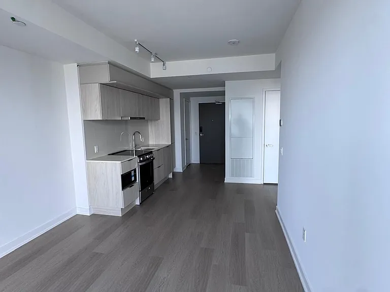448 Burnhamthorpe Rd W #4407 — Photo 5