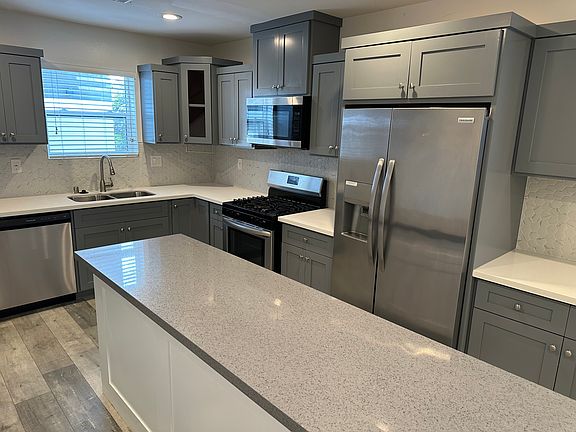 5th image of 1848 Federal Ave #1848