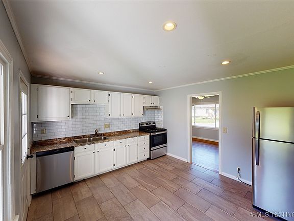 5th image of 3815 W 42nd St S