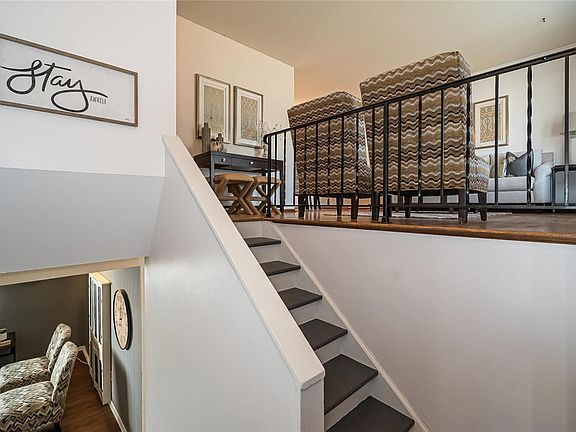3rd image of 2648 Glendrive Pl