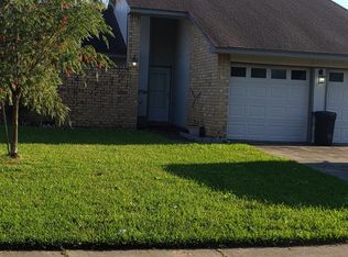5425 Pine Creek Dr, La Porte, TX 77571