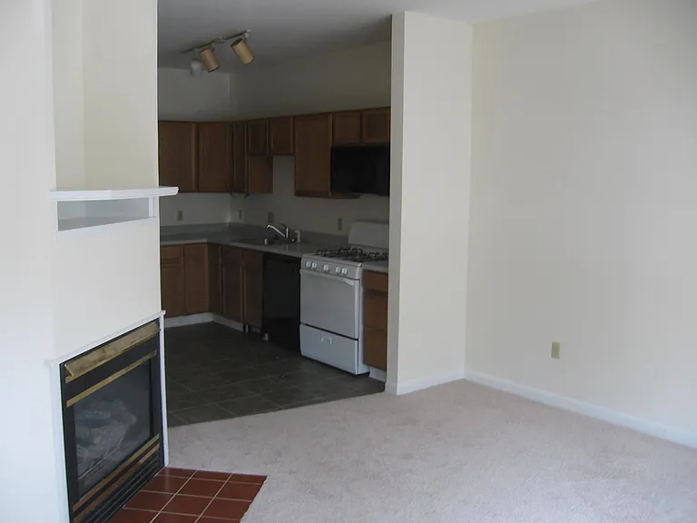 Eastgate Apartments — Photo 11