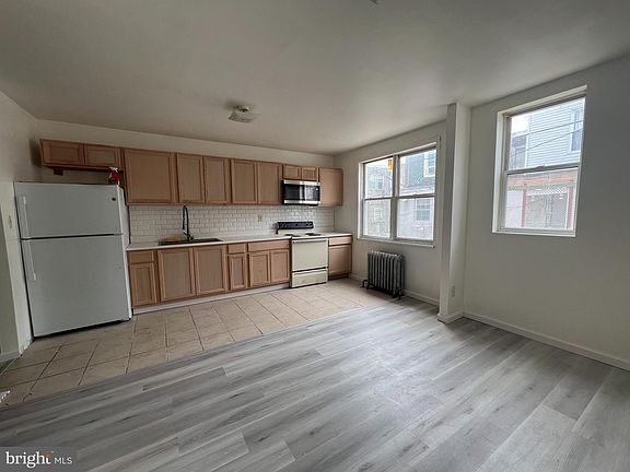 3rd image of 4830 N Marshall St