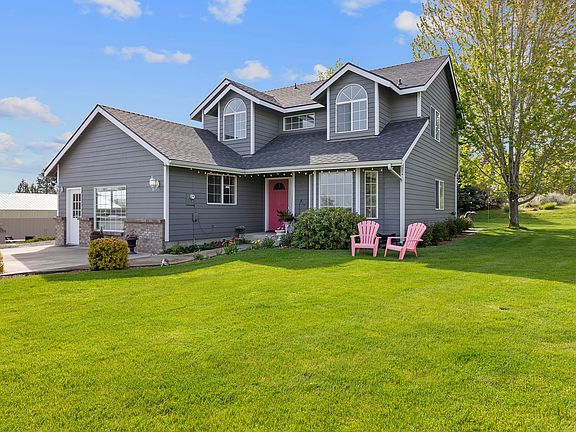 3rd image of 2045 NE Camas Ln