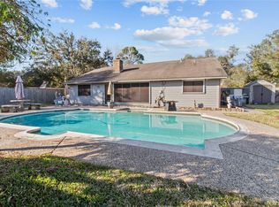 9 Colony Sq, Angleton, TX 77515