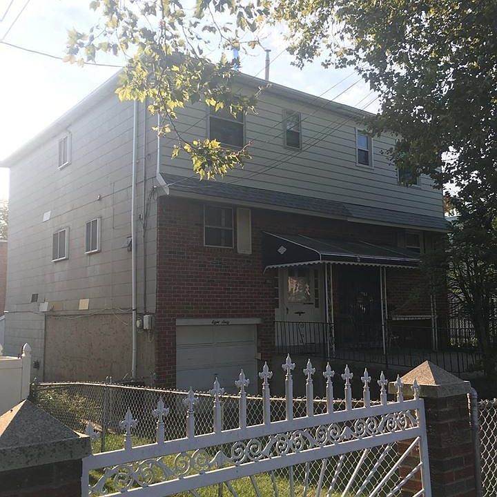 1st image of 860 E 59th St