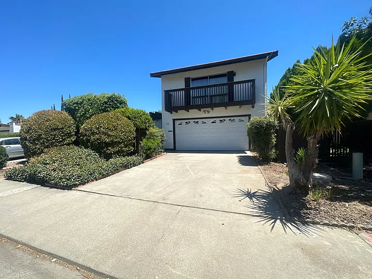 312 De Vega Ct — Photo 1