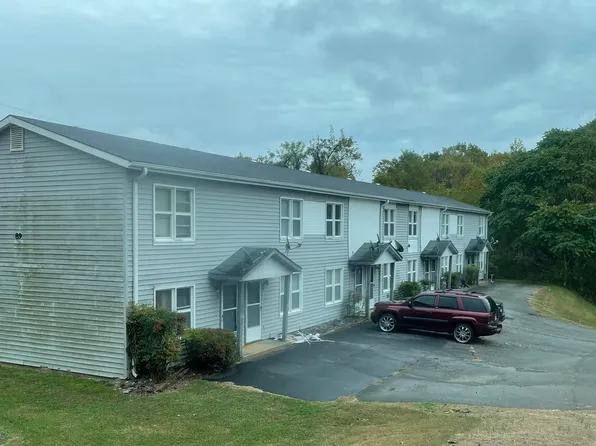 89 Meadow Green Dr APT 12, Bassett, VA 24055