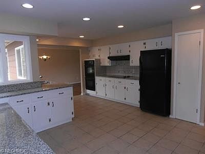 2nd image of 492 Hickory Hill Dr