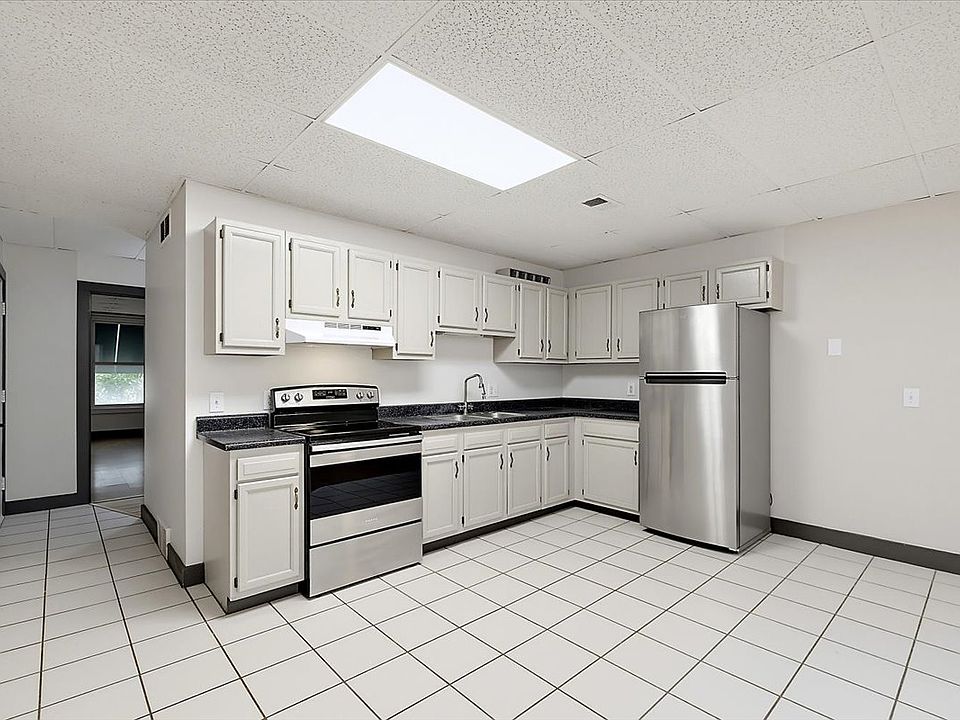 1st image of 113 S Saginaw St APT A