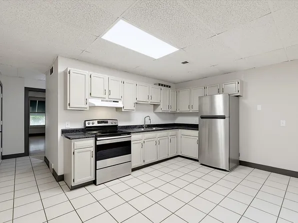 113 S Saginaw St APT A, Holly, MI 48442