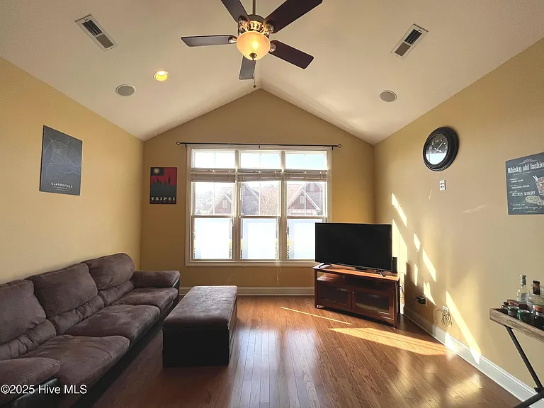 31 Elk Ridge Ln — Photo 3
