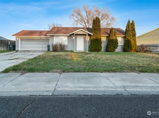 921 E Hayden Dr, Moses Lake, WA 98837