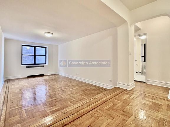 3rd image of 110 Bennett Ave APT 5H