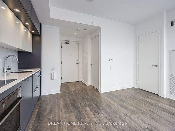 2nd image of 15 Grenville St #2204