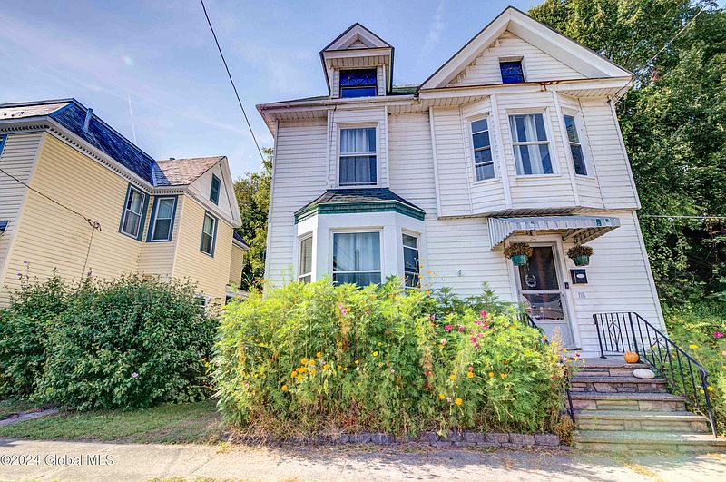 2nd image of 118 Fourth Street