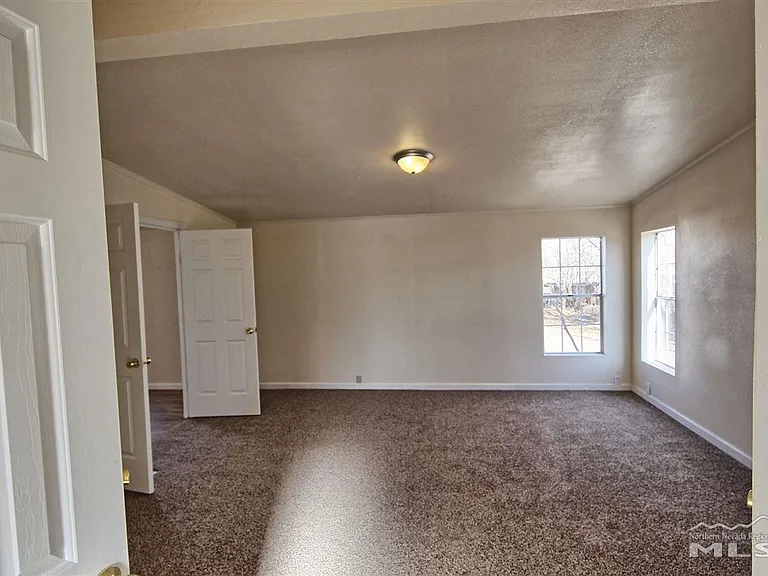 219 Ambee Way — Photo 8