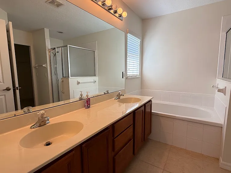 515 S Valencia Cir SW — Photo 26