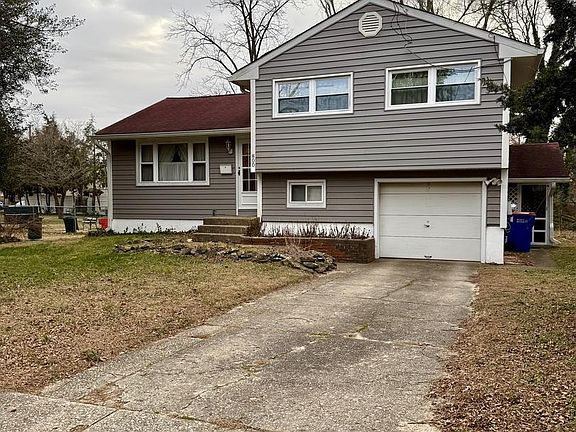 3rd image of 800 Leonard Dr