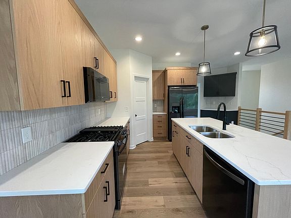 5th image of 3503 Stonehedge Dr NE