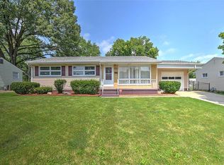 236 Columbus Dr, Decatur, IL 62526