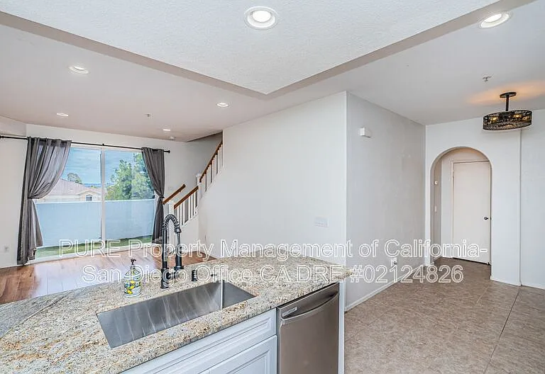 1760 E Palomar St E #304 — Photo 2