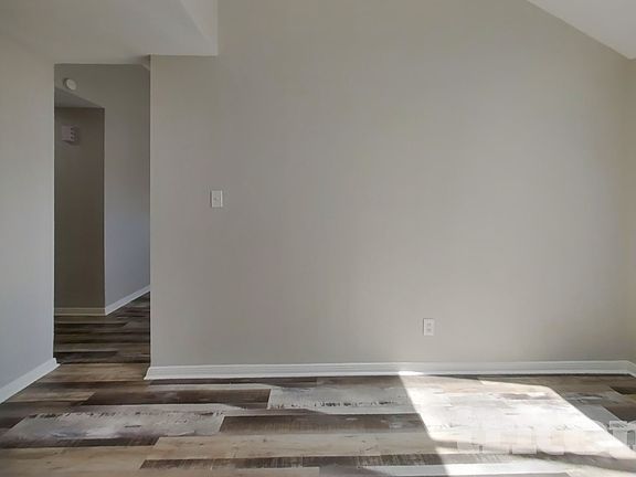 4th image of 7114 River Garden Dr