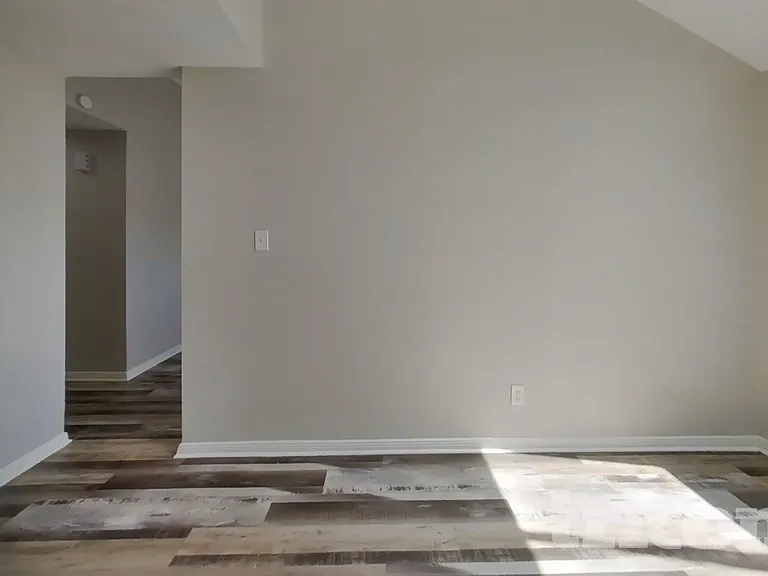 7114 River Garden Dr — Photo 4