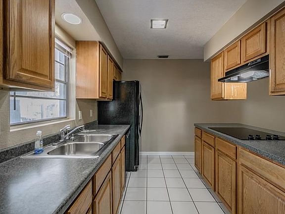 4th image of 6016 Wilshire Dr