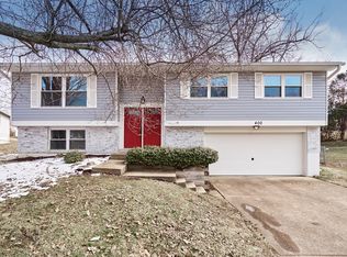 400 Coventry Ln, Ballwin, MO 63021