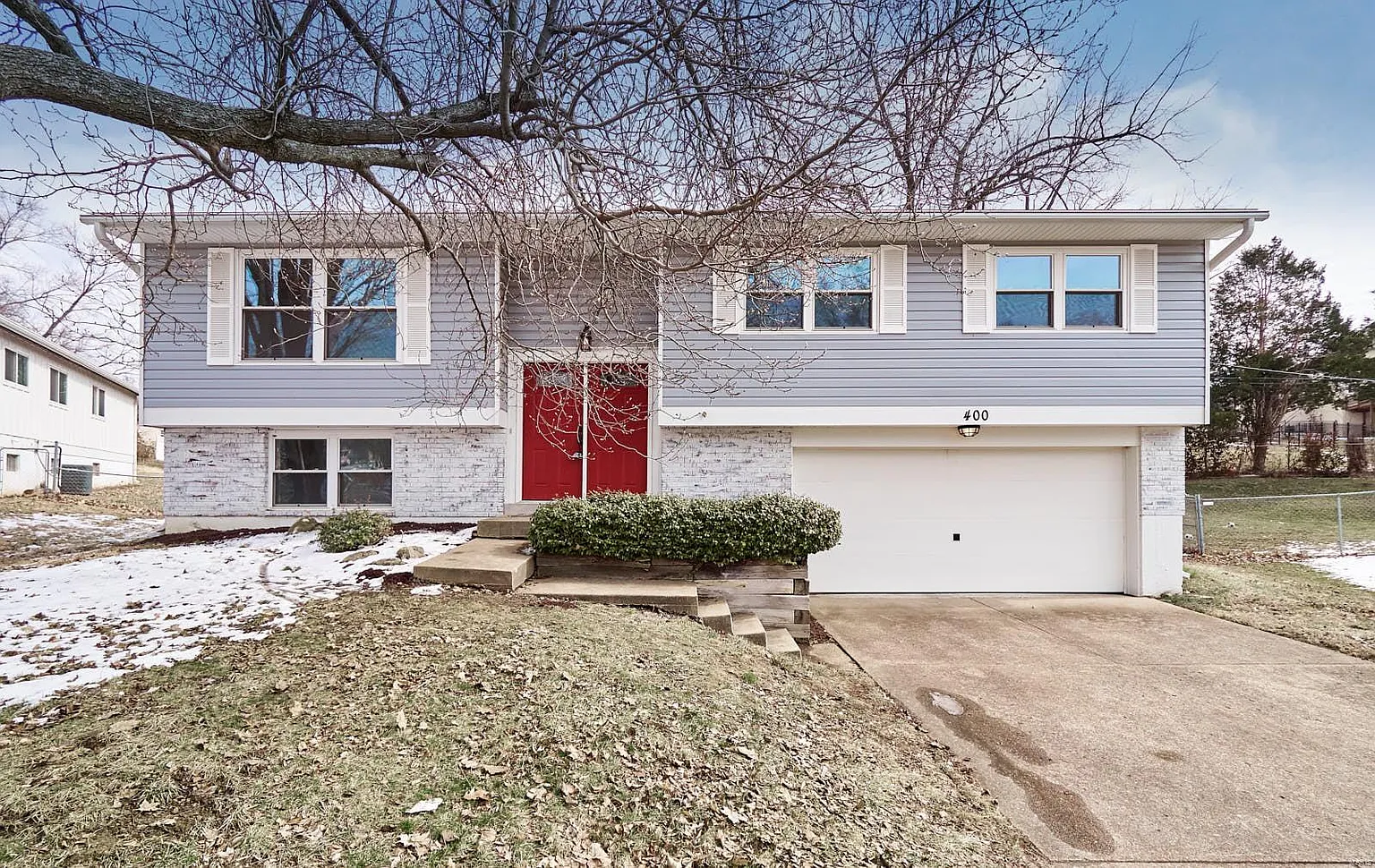 400 Coventry Ln photo 1